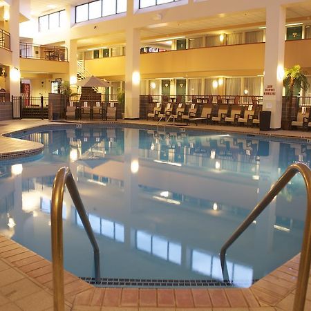 Plaza Hotel & Suites - Eau Claire Buitenkant foto