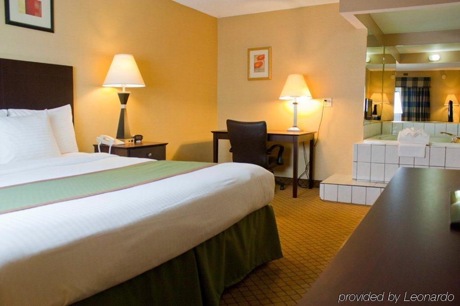 Plaza Hotel & Suites - Eau Claire Buitenkant foto