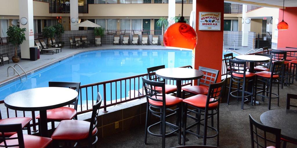 Plaza Hotel & Suites - Eau Claire Buitenkant foto