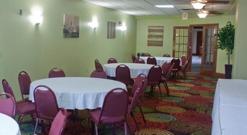 Plaza Hotel & Suites - Eau Claire Buitenkant foto