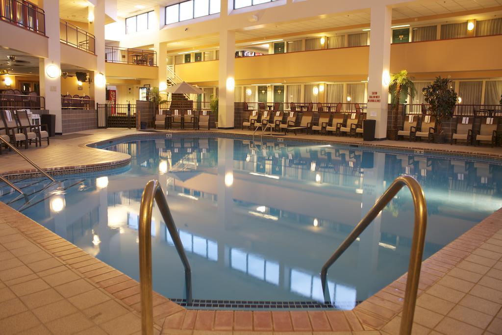 Plaza Hotel & Suites - Eau Claire Buitenkant foto